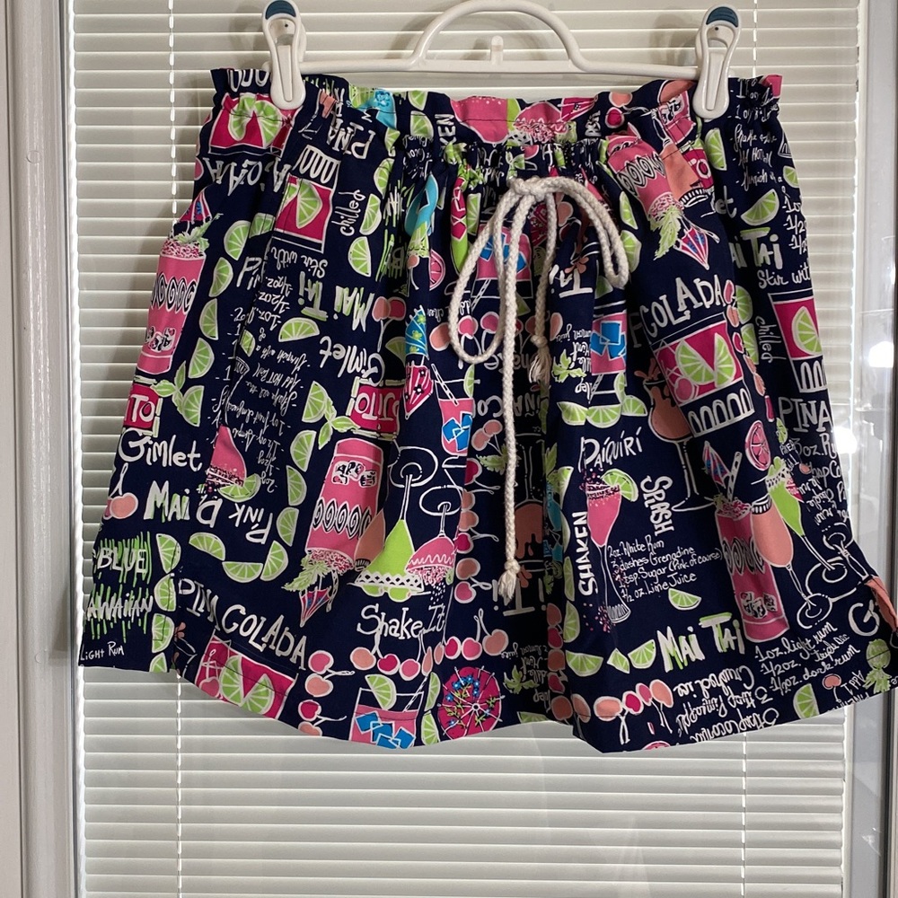 Lilly Pulitzer drinks on me custom skirt medium/large- see measurements.